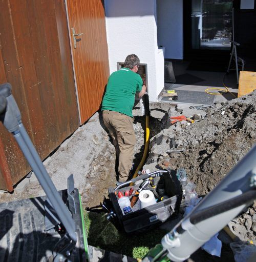 10.000 ältere Gasanschlüsse im Land werden jetzt erneuert. AJK