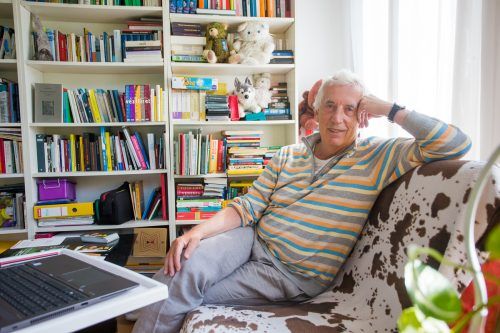 Ab und an gönnt sich Hubert Löffler eine kleine Auszeit, meistens vertieft er sich jedoch in seine Lieblingsbeschäftigung, die Gehirnforschung. VN/Steurer