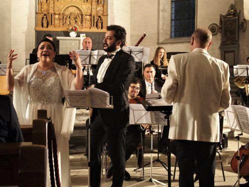 Arpeggione-Konzert mit Tamar Iveri und Irakli Murjikneli.  ju