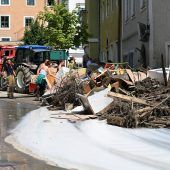 Österreich: Aufräumarbeiten und Millionenschäden