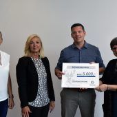 Symbolischer Spendeneuro auf 5000 vermehrt