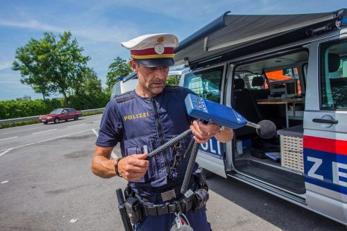 Das Lärmmessgerät schreckt Biker ab.