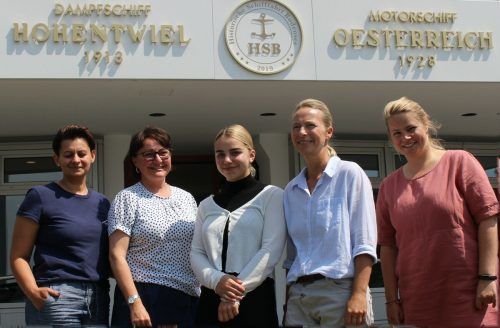 Das Land-Team der Historischen Schifffahrt Bodensee freut sich über das neue Kundenbüro. STP