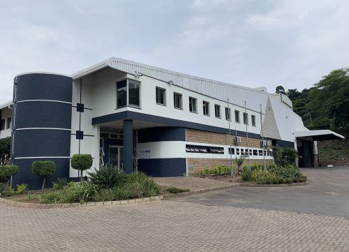 Das von Alpla übernommene Unternehmen Verigreen Packaging in Durban ist auf Flaschen und Kanister für Schmierstoffe spezialisiert. FA