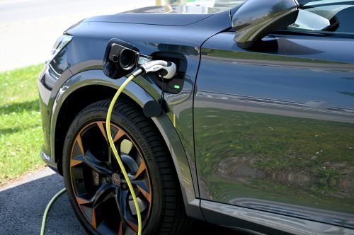 Der Anteil von E-Autos in Europa steigt deutlich an. APA