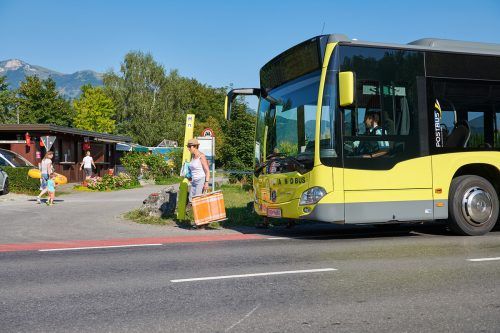 Der Badebus bringt Gäste direkt zu den Paspels-Seen. LAndbus Oberes Rheintal