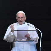 Papst betete für Flutopfer