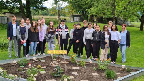 Der Schulhof und -garten der Mittelschule Sulz-Röthis mitsamt Kräutergarten der 3. Klassen. Robert Oggertschnig