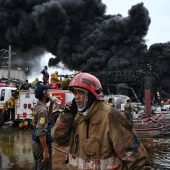 Gewaltige Explosion in Chemiefabrik erschüttert Bangkok