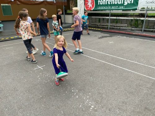 Die jungen Eiskunstläufer bereiten sich auf die anstehende Saison vor. Verein