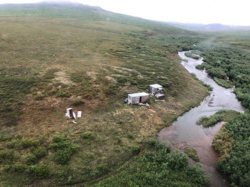 Die Küstenwache hatte den Mann in einer Bergbau-Hütte nahe Nome gefunden. AFP