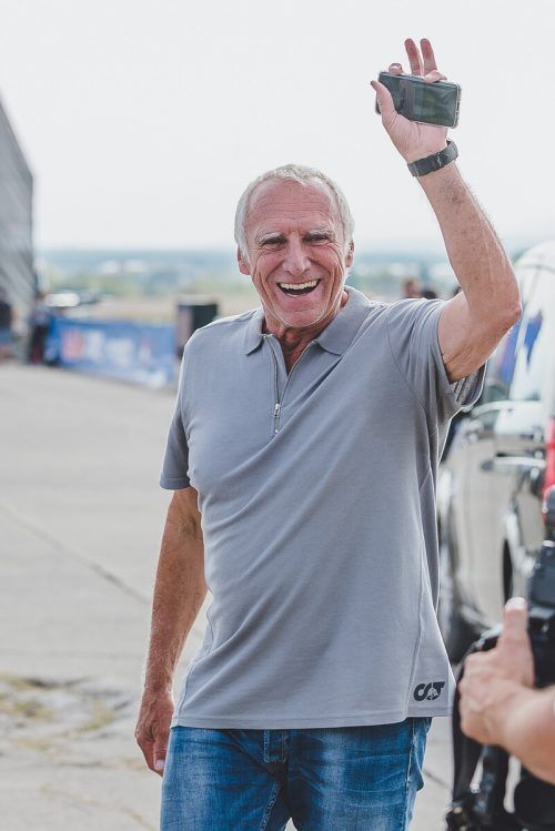 Dietrich Mateschitz und Kollegen möchten günstigere Motoren. apa