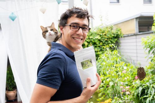 Elias Hekh ist seit seiner Kindheit von Samtpfoten fasziniert. Nun erforscht er sie. VN/Serra