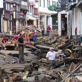 Verwüstete Hochwasser-Regionen