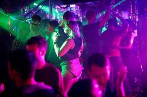 Für den Discobesuch gelten neue Auflagen. AFP