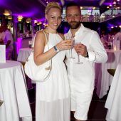 Sommerparty ganz in Weiß