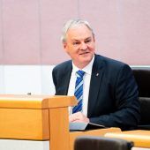 Ein Nachbeben und Milde für Volksvertreter