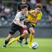 Altach zeigt dem Neuling Grenzen auf