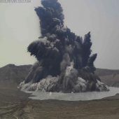 Tausende auf der Flucht vor Vulkan Taal