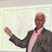 42.254 Wallfahrer in einem Buch dokumentiert