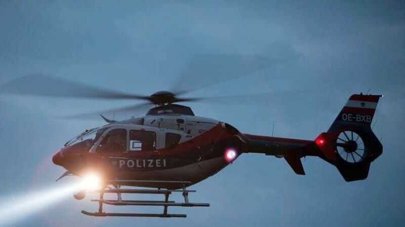 Neben mehreren Polizeistreifen war auch der Hubschrauber „Libelle” bei der Fahndung im Einsatz. SYMBOL/APA