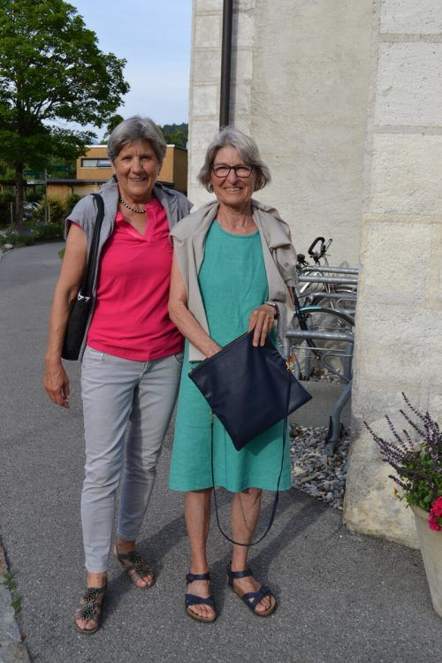 Rosi Gerstgrasser und Christine Burtscher ließen sich das Konzert nicht entgehen.