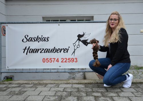 Saskia König: Dieses Spenderhaar ist für Perücken geeignet.  HRJ