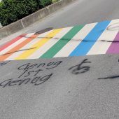 Zebrastreifen in Schlins beschmiert