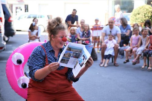Wenn sich Clownfrau Lillilu ans Kofferpacken macht, dann wird das zum Schauspiel für die ganze Familie. Uysal