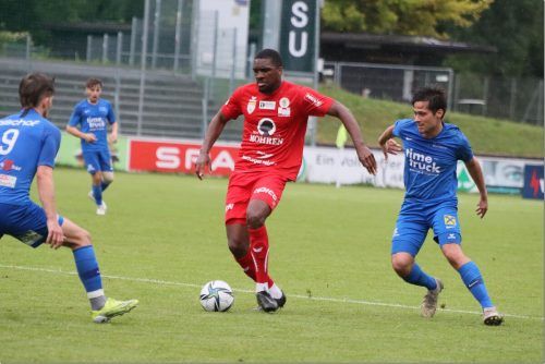 Yann Kasai in einer Szene aus dem Spiel gegen die Admira. Knobel