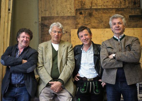 Zum Jubiläum zeigen Gerhard Polt und die Well-Brüder Teile aus ihrem aktuellen Programm sowie einige Klassiker. GERHARD POLT & WELL BRÜDER