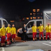 Freude über neues Einsatzfahrzeug