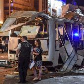 Stadtbus explodiert: Zwei Todesopfer