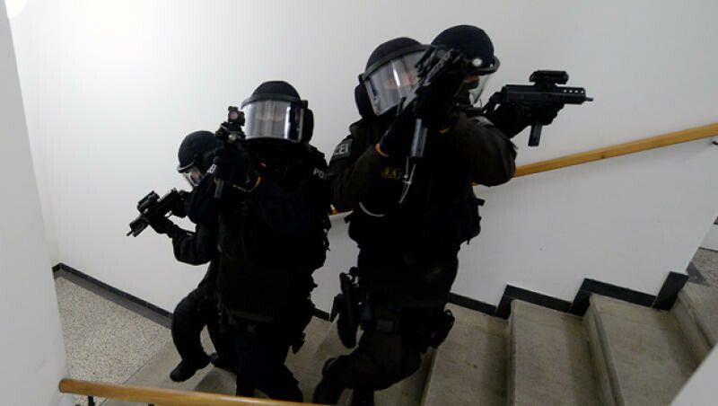 Bei der großen Polizeiaktion im Jänner wurden in Vorarlberg acht Verdächtige festgenommen. symbol/APA