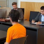Tür zur Wohnung der Ex-Frau eingetreten