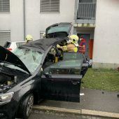 Lkw rammt Pkw: zwei Verletzte