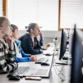 Zwei Wochen lang in die Welt der Codes eintauchen