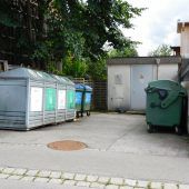 Klauser Papier wird vor der Tür abgeholt