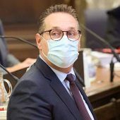 Strache beteuert im Prozess erneut Unschuld