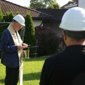 Gesegneter Spatenstich für Gisinger Pfarrheimsanierung