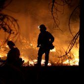 Caldor-Feuer am Lake Tahoe zwingen zu Evakuierungen