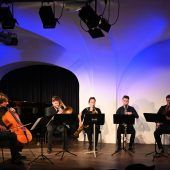 Den farbigen Klang zeitgenössischer Musik verdeutlicht