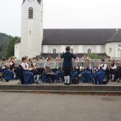 Mit Pauke und Polka zum neuen Pfarrsaal