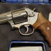 85-jährige Wienerin zielte mit Revolver auf WEGA-Polizisten