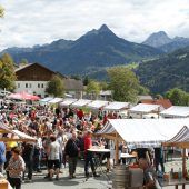 Herbstliches Markttreiben in Thüringerberg