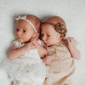 Emma Mia und Clara Louise Landgraf aus Röthis