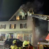 Feuerwerksbatterie setzte in Dornbirner Marktstraße Dachstuhl in Brand. »A10