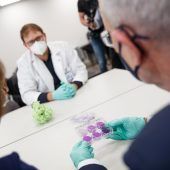 Besuch mit Impf-Appell
