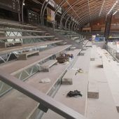 Eishockey-Tribüne fast fertig
