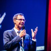 Batterie, Chips, Recycling, Bäume, Feedback und eine Universität
